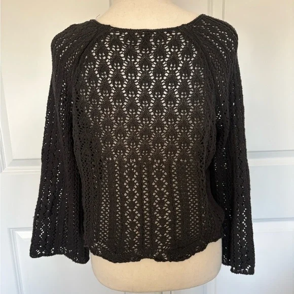ONLY ASOS Black Crochet Cropped Sweater Small Scallop Hem Wide Sleeve - Picture 4 of 11